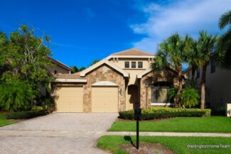 Versailles Wellington FL Real Estate and Community Guide Single-Story Luxury Home in Versailles